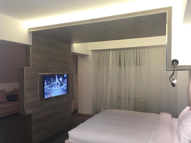 Hotel Plaza - image 36