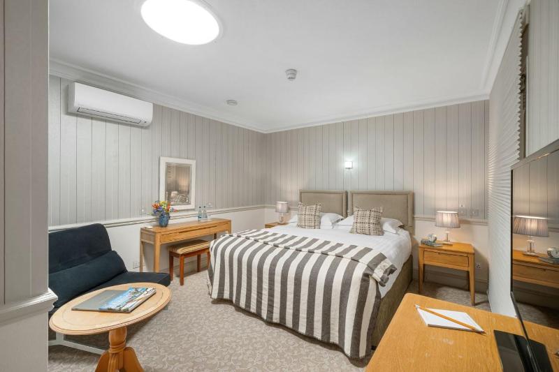 Executive Sun Pipe Double Room image 1