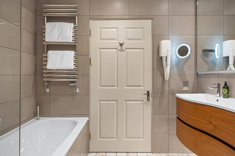 Deluxe Double or Twin Room with Terrace image 2