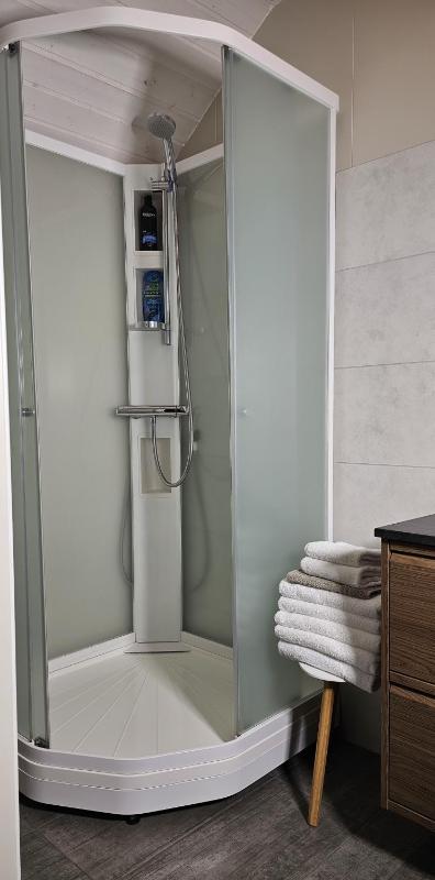 One-Bedroom Apartment image 3