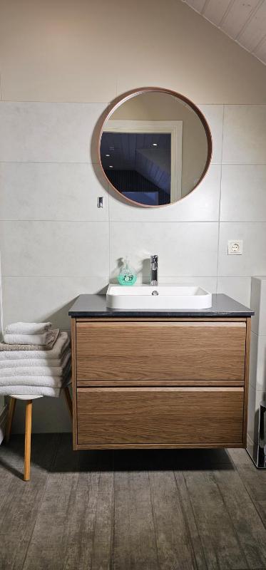One-Bedroom Apartment image 4