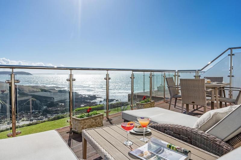 Deluxe Double Room with Sea View image 1