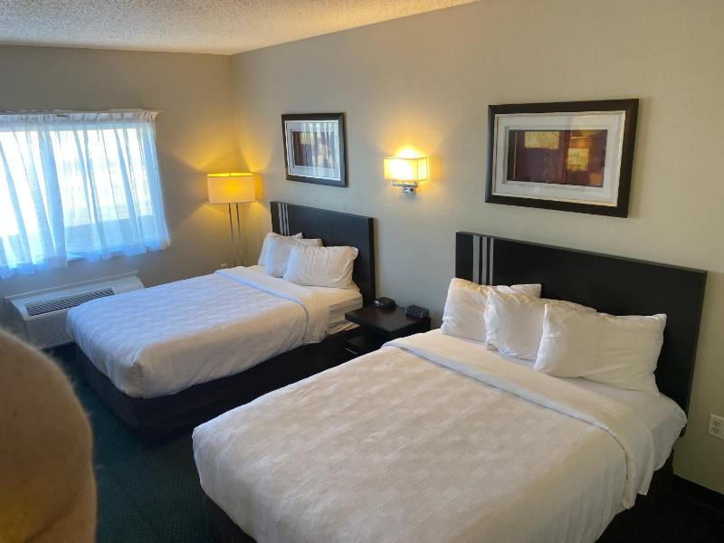FairBridge Inn Express Tukwila - image 11
