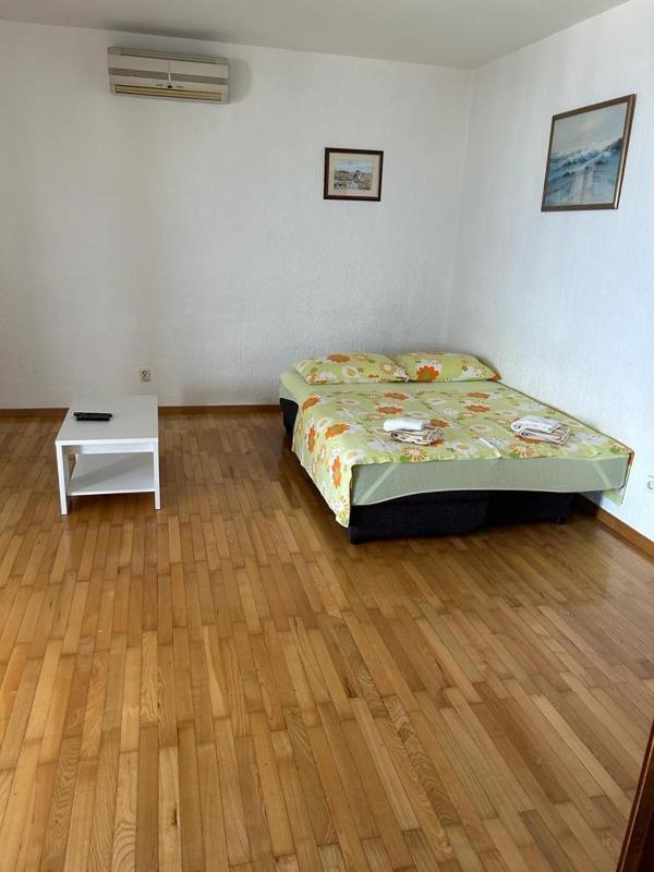Two-Bedroom Apartment with Terrace and Sea View image 4