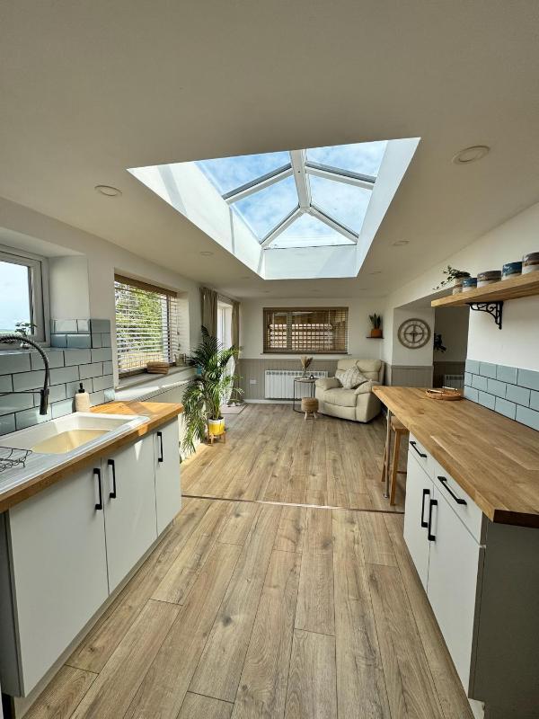 Kennel House with Hill Views Images