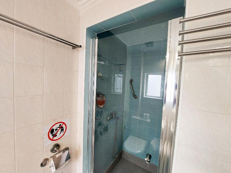 Studio with Side Sea View (3 Adults) image 3