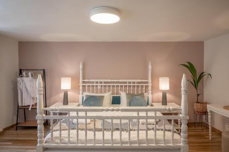 Budget Double Room image 2
