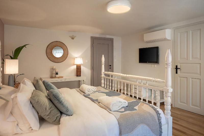 Budget Double Room image 4