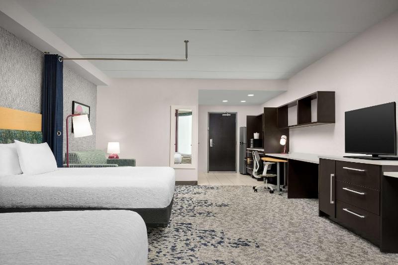 Queen Studio with Two Queen Beds - Mobility and Hearing Access/Non-Smoking image 1