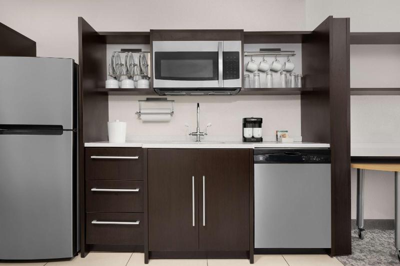 One-Bedroom King Suite - Non-Smoking image 3