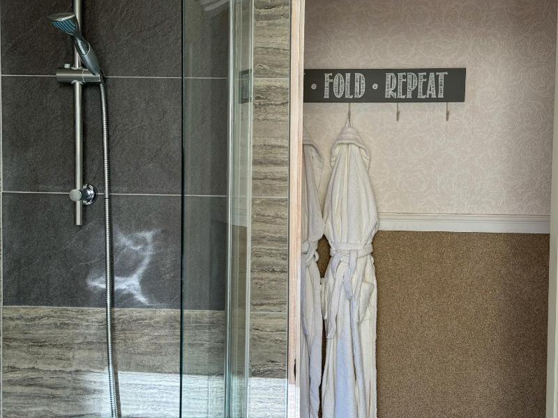 Superior Double Room image 3