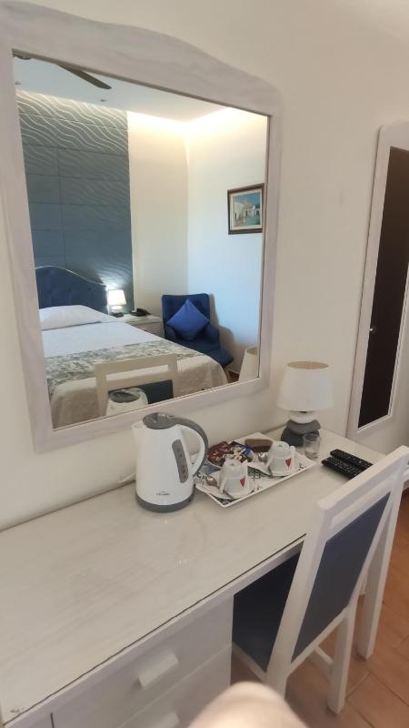 Superior Twin Room with Balcony and Sea or River View image 1