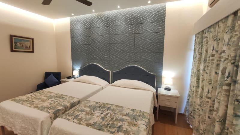 Superior Twin Room with Balcony and Sea or River View image 4