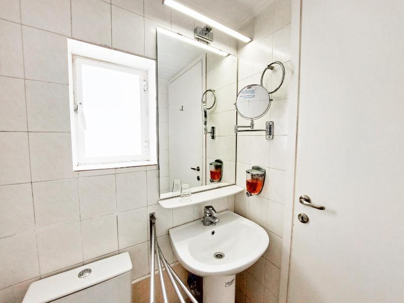 Studio with Side Sea View (3 Adults) image 2