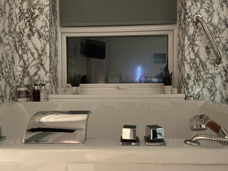 Penthouse Suite image 4