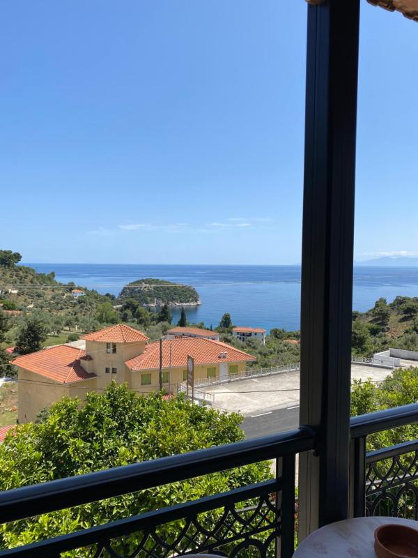 Betsanis Stafylos Apartments - image 1