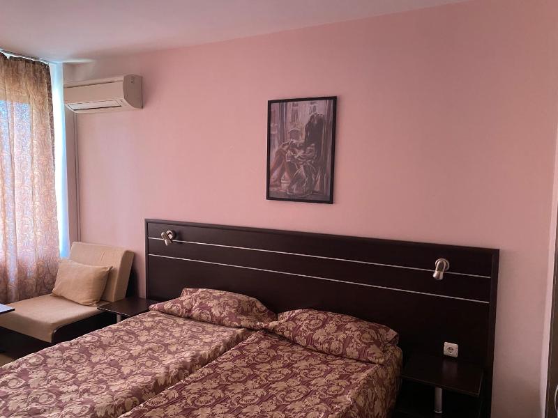 Double Room with Balcony image 3