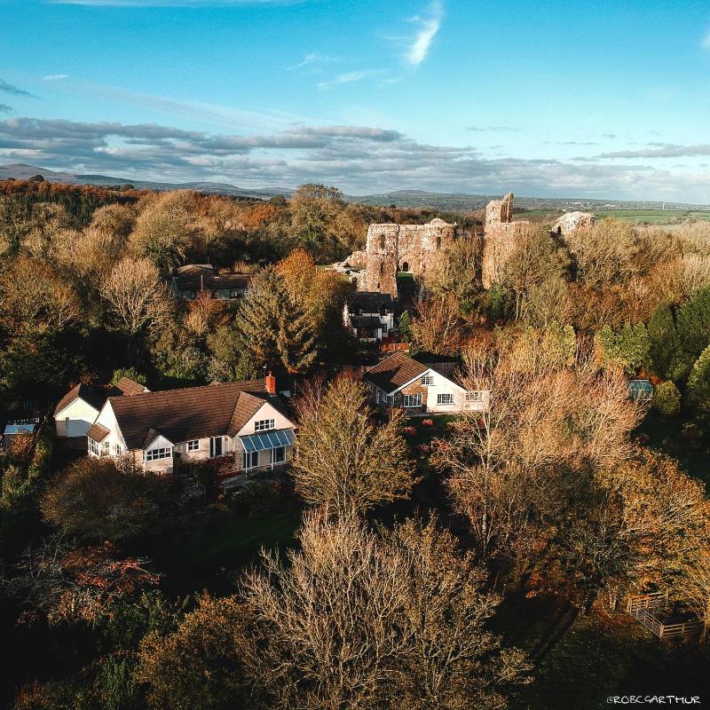 Escape to Pembrokeshire - charming spacious cottage Images