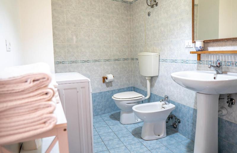 One-Bedroom Apartment image 3