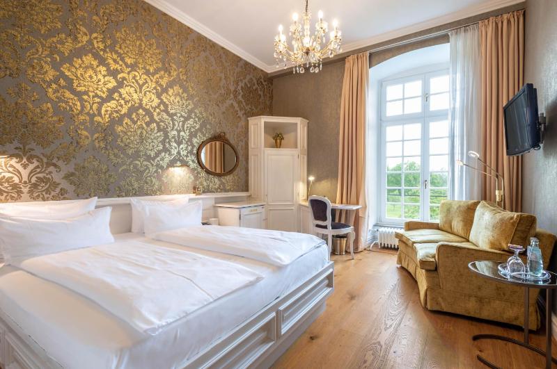 Double Room image 1