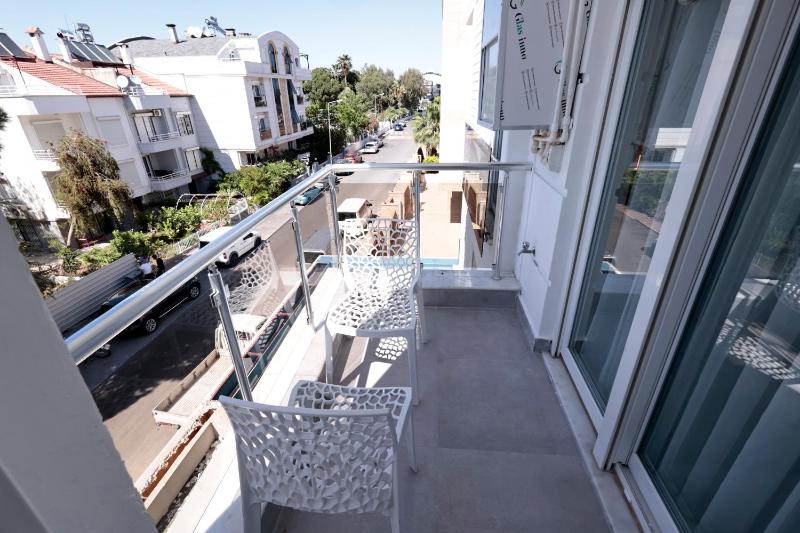 Apartment with Mountain View image 4