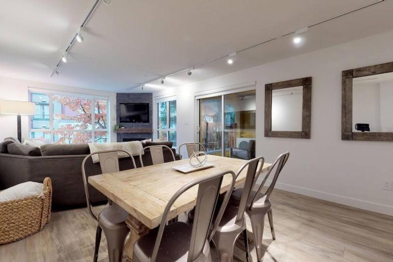 Bear Lodge Whistler Village - Spectacular Location on Village Stroll Designer Remodel - image 23