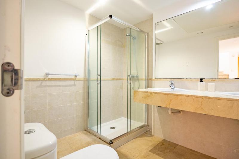 Increíble y Moderno apartamento Duplex con piscinas y preciosas vistas - image 10