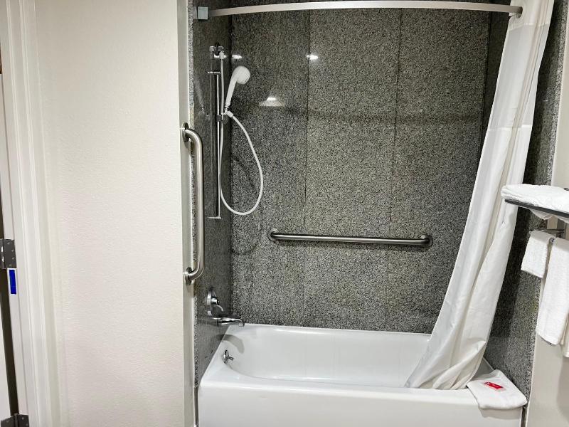 King Room - Disability Access/Non Smoking  image 4