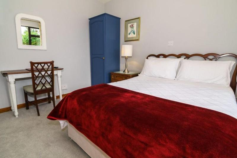 Twin Room image 2