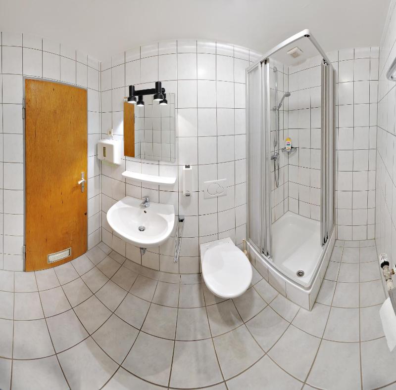 Double or Twin Room with Shared Bathroom in Hallway image 2