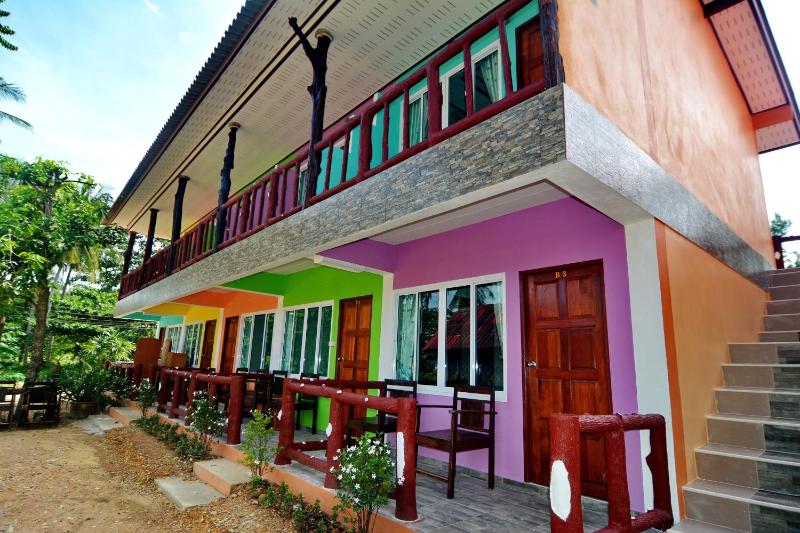 Lanta Emerald Bungalow - image 9