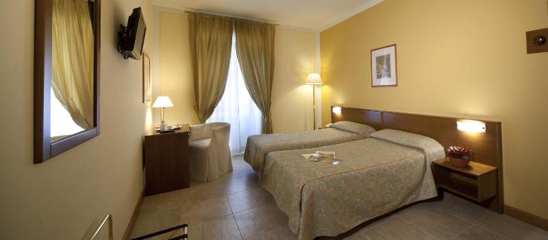 Classic Double or Twin Room image 2
