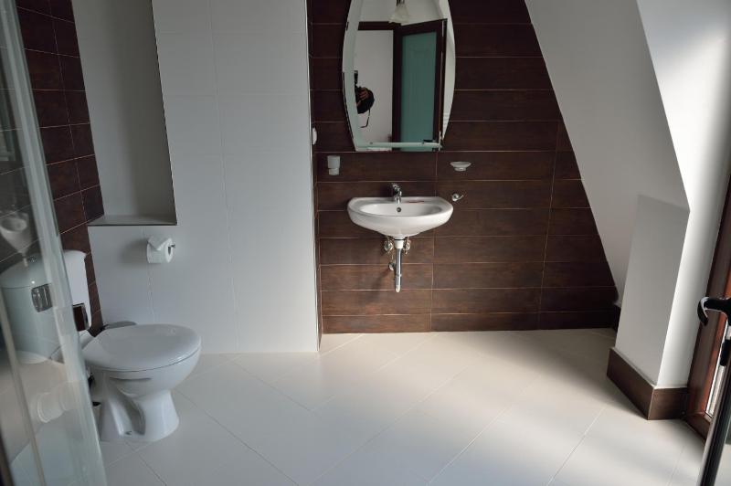 Twin Room with Mountain View image 2