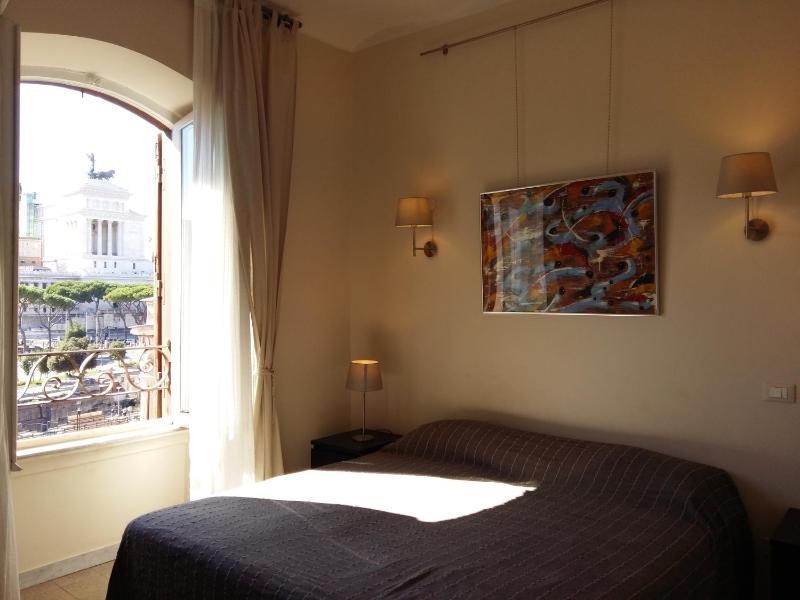 Superior Double or Twin Room with City View image 3