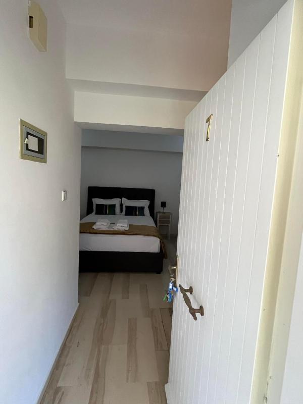 Studio Apartment image 4