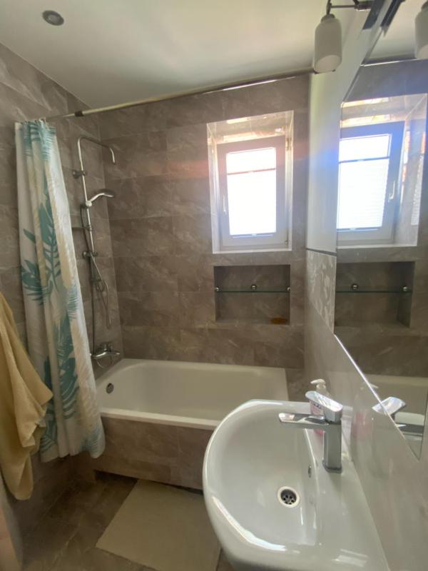 Double Room with Private Bathroom image 2