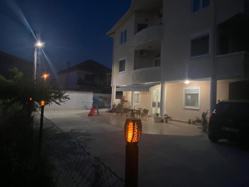 Starlight Apartments - image 10