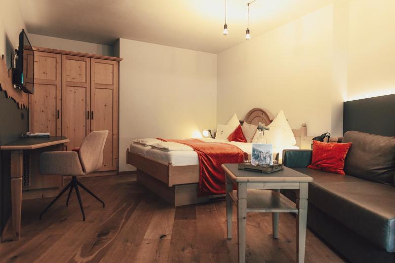 Family Room image 1