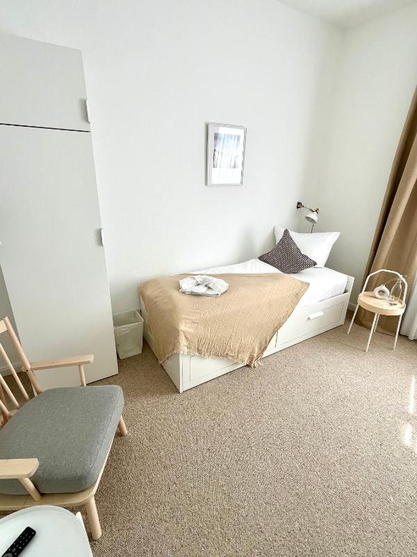 Single Room with Sea View image 3
