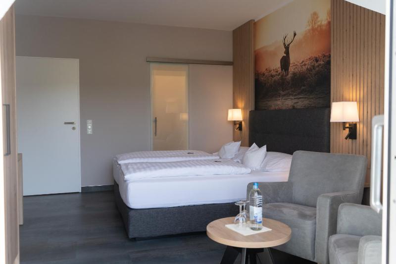 Superior Double Room with Balcony image 3