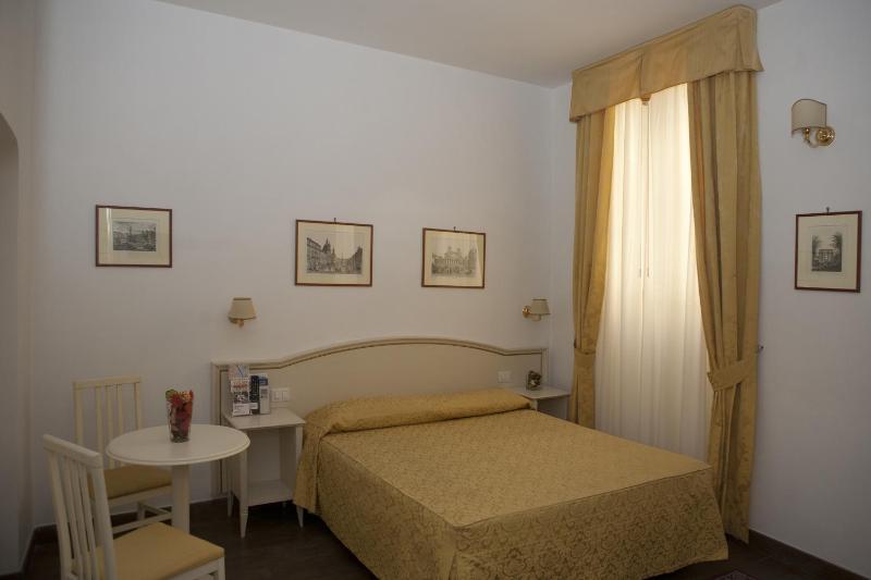 Double Room image 2
