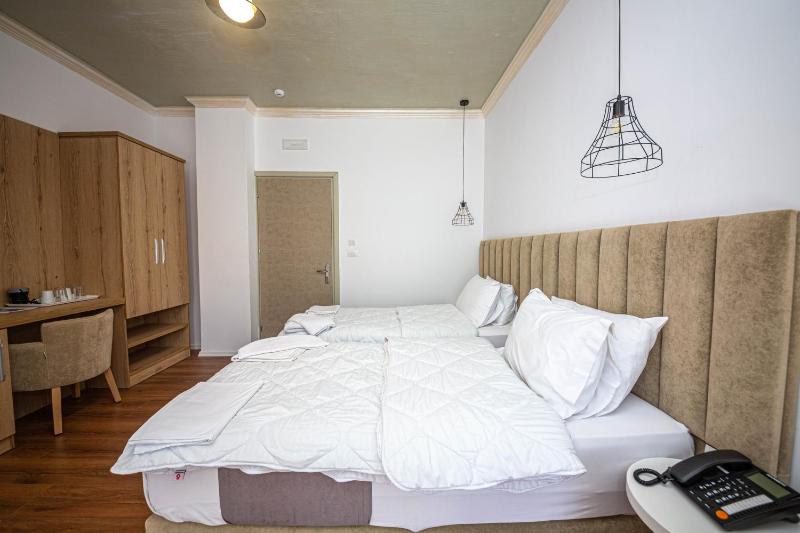 Double or Twin Room with Balcony image 3