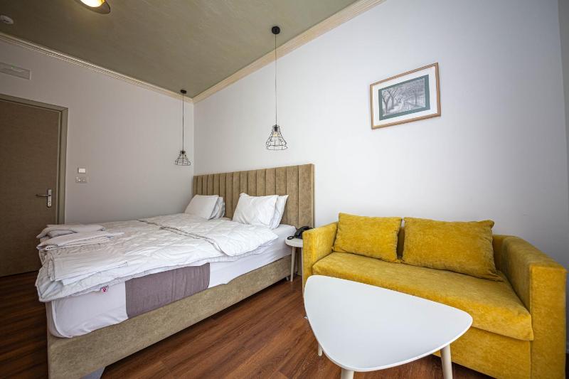Double or Twin Room with Balcony image 2