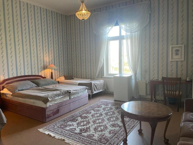 Deluxe Quadruple Room image 3