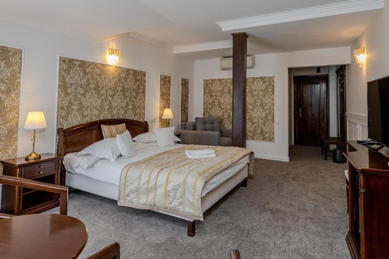 Double Room image 1