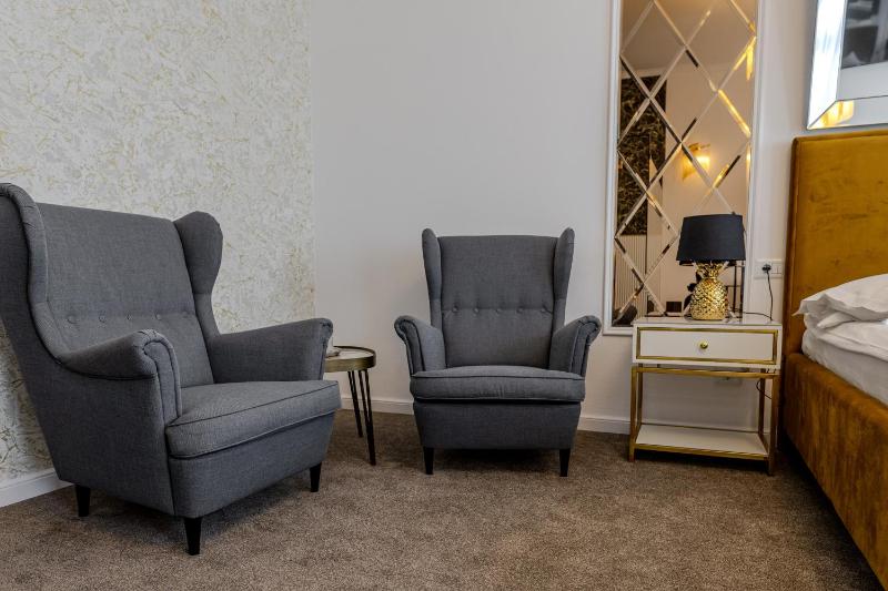 King Suite with Spa Bath image 2