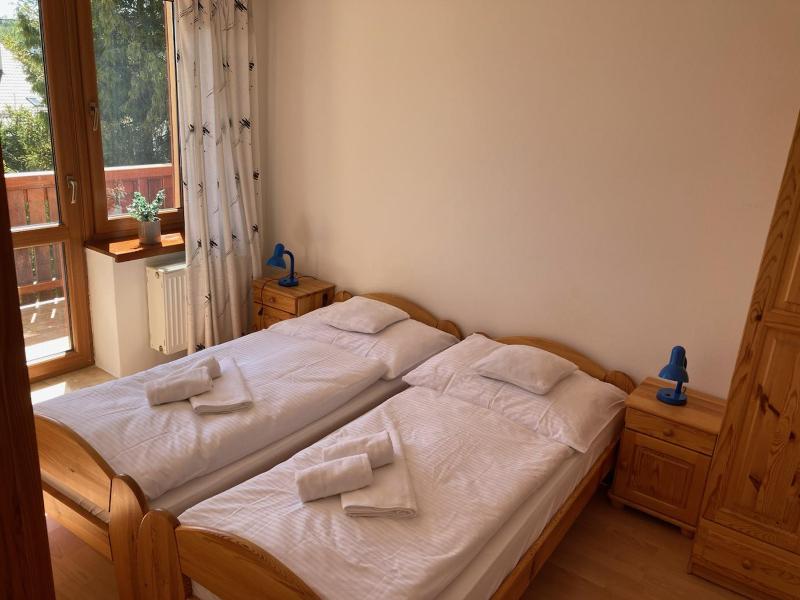 Standard Twin Room image 3