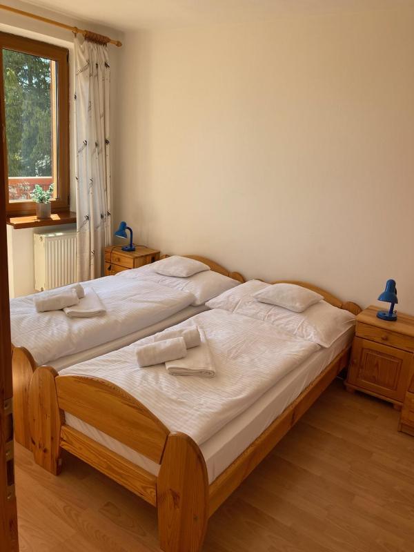Standard Twin Room image 4