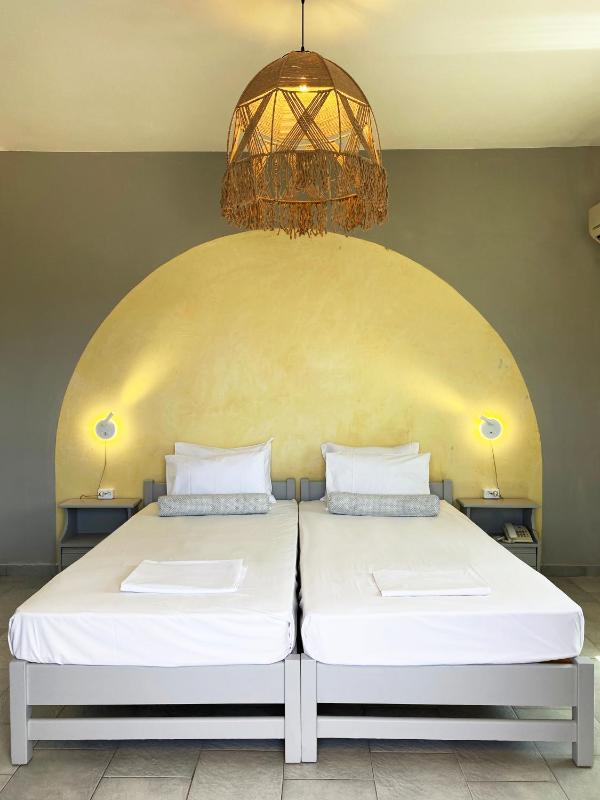 One Bedroom Family Apartment with Sea View  image 1