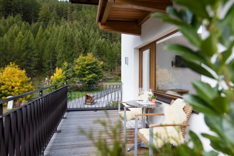 Studio Apartment with Terrace image 2